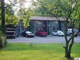 603 N Meridan Rd in Ovid, MI - Building Photo