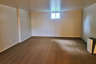 1817 Dakota St, Unit 1/4 in Brookings, SD - Foto de edificio - Building Photo