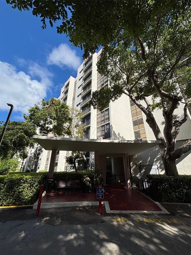 property at 17011 N Bay Rd