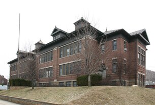 The Historic Delaware Apartments in Palmerton, PA - Building Photo