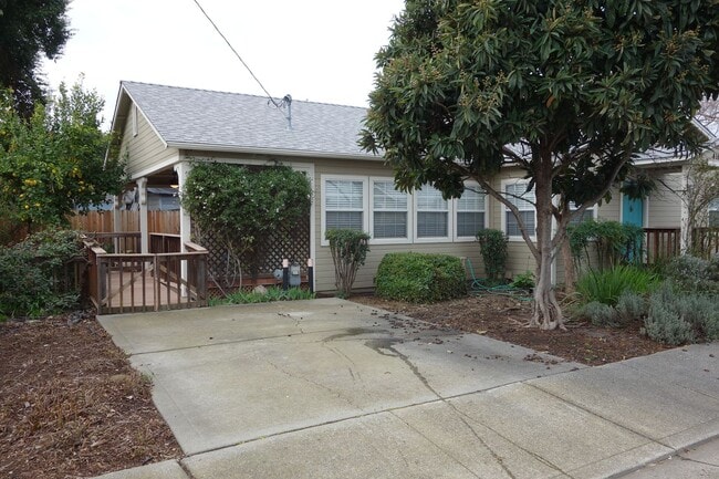 416 2nd St in Winters, CA - Building Photo - Building Photo