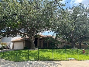 1118 Diamond Dr in Laredo, TX - Building Photo - Building Photo