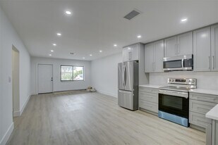 2155 NE 56th Ct in Fort Lauderdale, FL - Building Photo