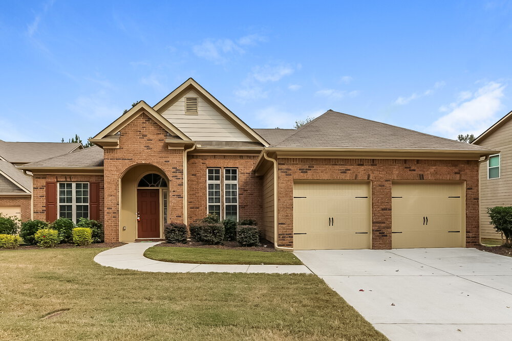 176 Inverness Ave in Newnan, GA - Building Photo