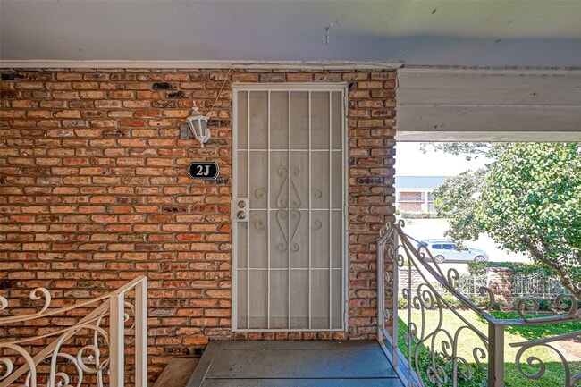 property at 2201 Fountain View Dr