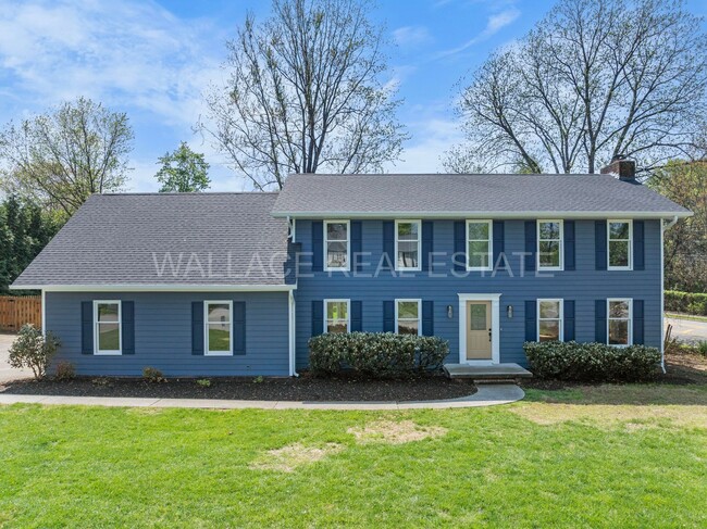 property at 729 Woodchase Dr