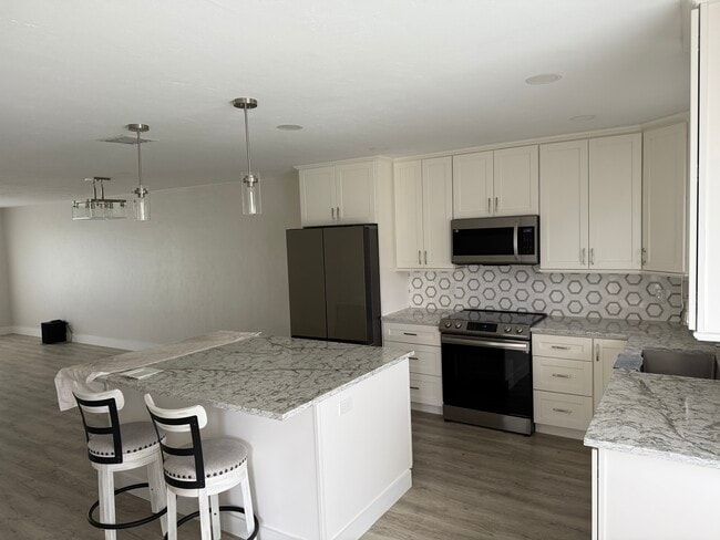 781 Palm View Dr in Naples, FL - Building Photo - Building Photo