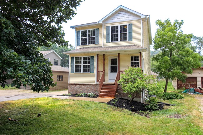 property at 2030 Dodge St