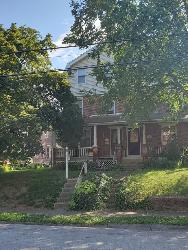 208 N Penn St, Unit 1 in West Chester, PA - Building Photo - Building Photo