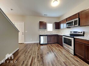 803 The Heights Ln in Calera, AL - Building Photo - Building Photo