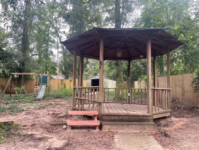 property at 113 Vanderbilt Dr