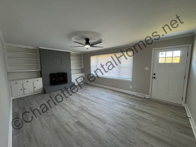 410 N Cherry St in Cherryville, NC - Building Photo - Building Photo