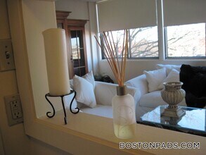 1455 Commonwealth Ave, Unit 512 in Boston, MA - Building Photo - Building Photo