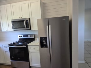 601 S Cedar St in Foley, AL - Foto de edificio - Building Photo