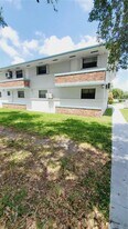 4450 SW 67th Ave in Miami, FL - Building Photo