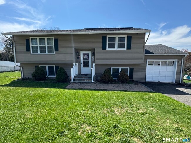 62 Brookfield Rd in Waterbury, CT - Building Photo - Building Photo