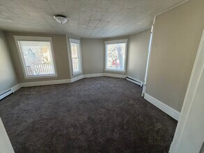 220 E Racine St in Janesville, WI - Building Photo - Building Photo