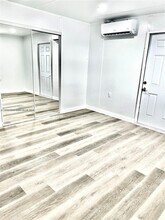 3217 NW 202nd Ln in Miami Gardens, FL - Foto de edificio - Building Photo