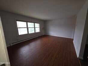 15 Ashdown Rd in Ballston Lake, NY - Building Photo - Building Photo