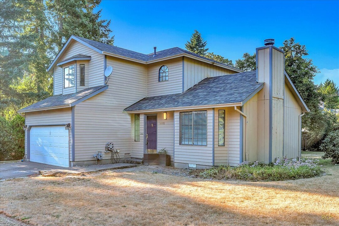 14995 SW Daphne Ct in Beaverton, OR - Foto de edificio