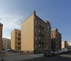 30-33 32nd St Apartments