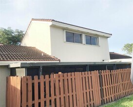 6024 NW 172nd Terrace in Miami, FL - Building Photo - Building Photo