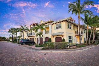 3770 County Line Rd in Tequesta, FL - Foto de edificio - Building Photo