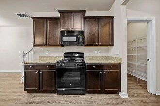 232 Bobbie Way in Woodstock, GA - Building Photo - Building Photo