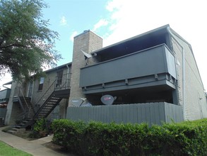 9797 Leawood Blvd in Houston, TX - Building Photo - Building Photo