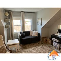 51 Franklin St, Unit FranklinStApt. in Concord, NH - Building Photo