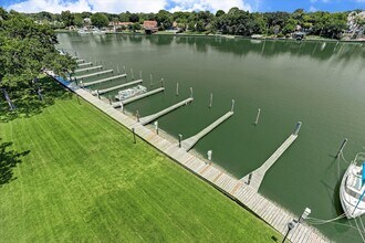 18809 Egret Bay Blvd in Houston, TX - Foto de edificio - Building Photo