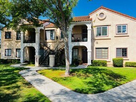 10766 Dabney Dr in San Diego, CA - Building Photo