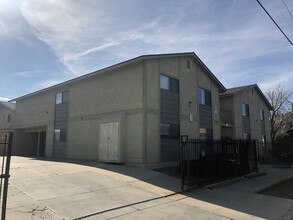 440 E Avenue Q3 in Palmdale, CA - Building Photo - Building Photo