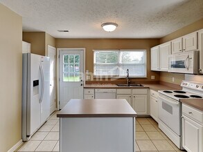 1700 Stone Hollow Ct in Hermitage, TN - Foto de edificio - Building Photo