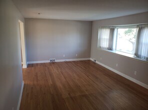 2406 Lasalle Dr in Reading, PA - Building Photo - Building Photo