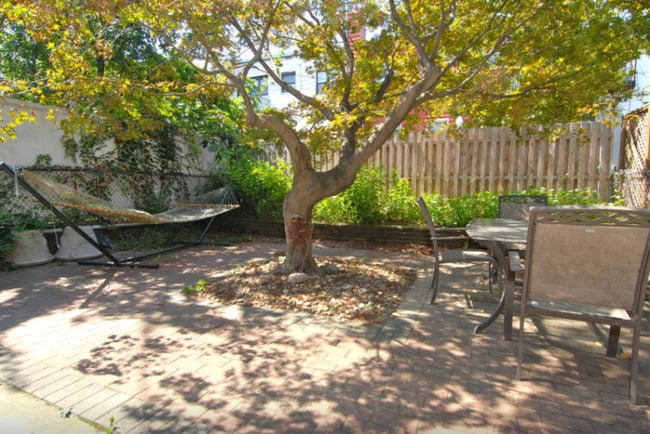 16 Micieli Pl, Unit 2 in Brooklyn, NY - Building Photo - Building Photo