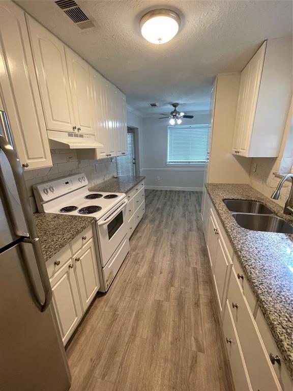 property at 16126 Barcelona Dr