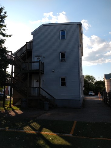 22 Richardson St in New Brunswick, NJ - Building Photo - Building Photo