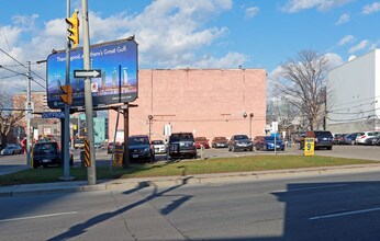 Home Power and Adelaide in Toronto, ON - Building Photo - Building Photo