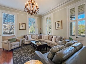 209 W Bolton St in Savannah, GA - Building Photo - Building Photo