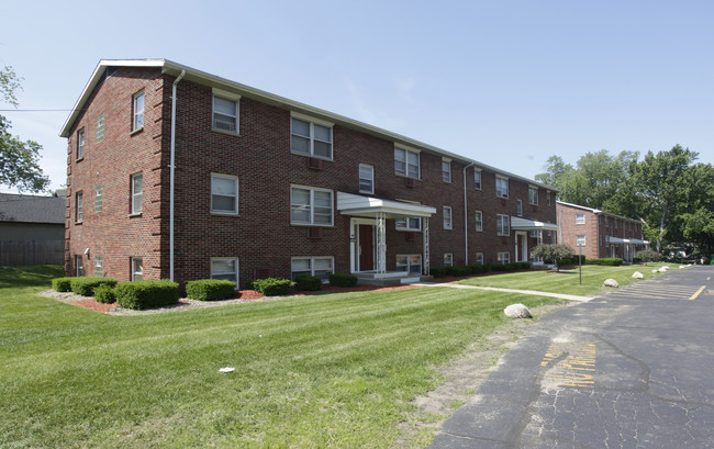 Burton Square Apartments in Grand Rapids, MI - Foto de edificio - Building Photo