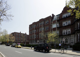 Richmond Court in Brookline, MA - Foto de edificio - Building Photo