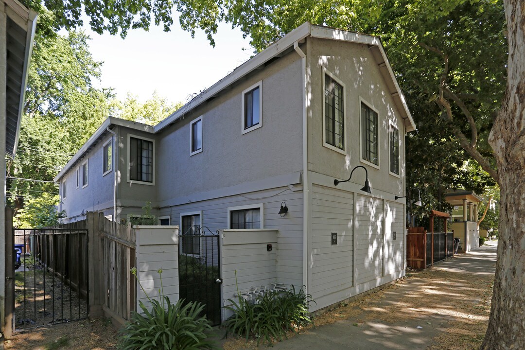 806 25th St in Sacramento, CA - Foto de edificio