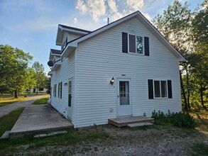 4304 Kateri Ln, Unit A in Indian River, MI - Building Photo - Building Photo