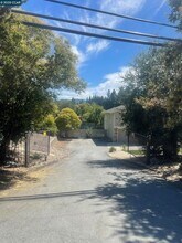 971 Livorna Rd in Alamo, CA - Building Photo - Building Photo