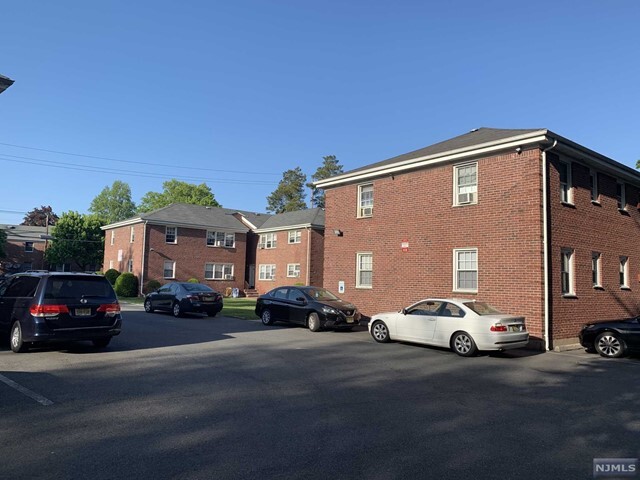 171-183 Fort Lee Rd-Unit -181-2B in Teaneck, NJ - Building Photo - Building Photo