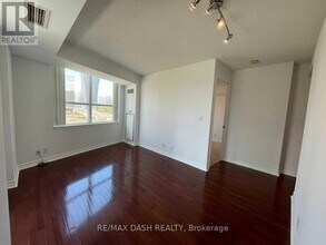 1 Elm Dr W in Mississauga, ON - Building Photo - Building Photo