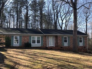 424 Mark Ln in North Wilkesboro, NC - Building Photo - Building Photo