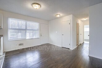 7704 E 111th Terrace in Kansas City, MO - Building Photo - Building Photo