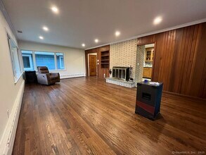 56 Mcguire Rd in Trumbull, CT - Building Photo - Building Photo